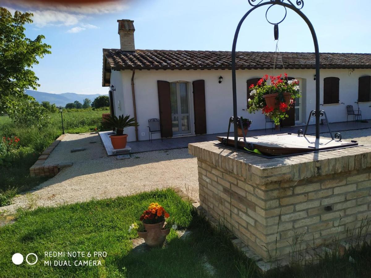 Agriturismo  Le Serre Spello Exterior foto